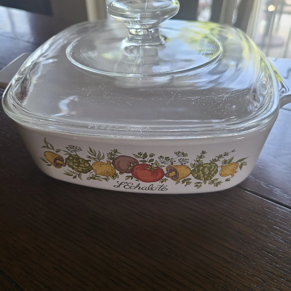 Vintage Spice of Life L'Echalote 1 quart corningware dish with Pyrex lid